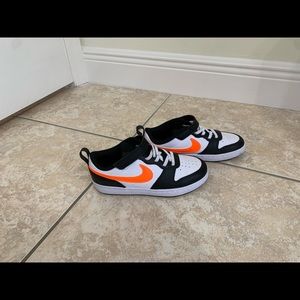 COPY - size 2.5 youth Nike court borough low 2